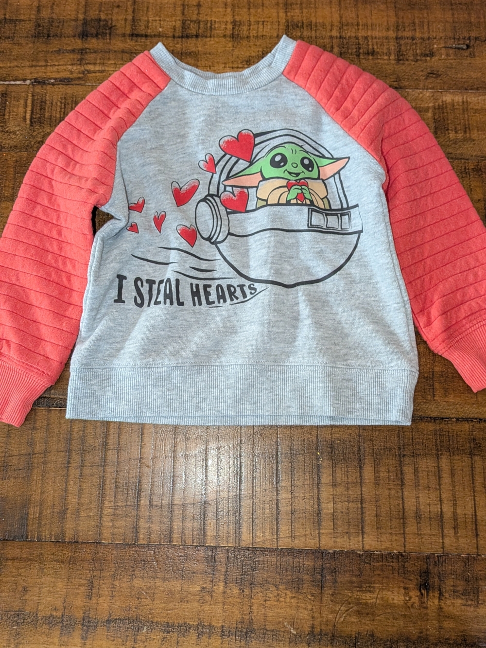 Kids' Baby Yoda 'I Steal Hearts' Sweatshirt - Red Sleeves 2T